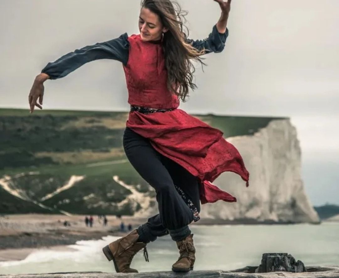 Ayla Nereo — sacred music artist performing live